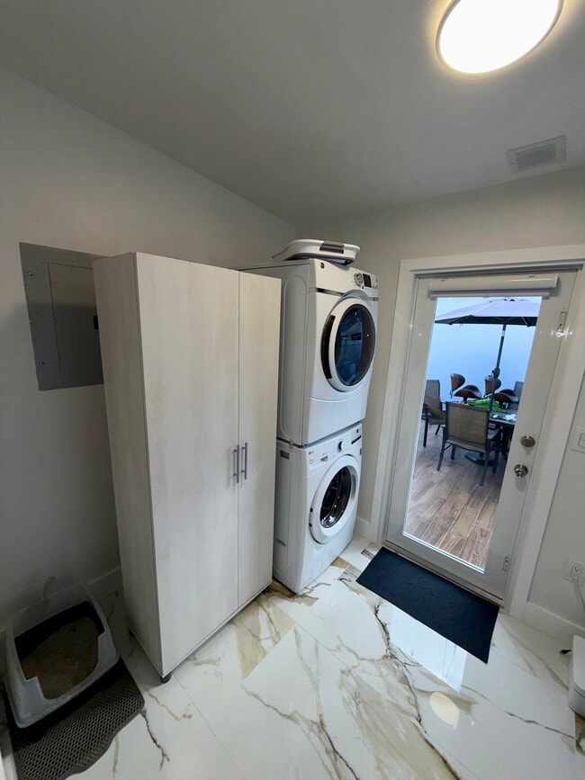 Building Photo - 7262 NW 3rd St