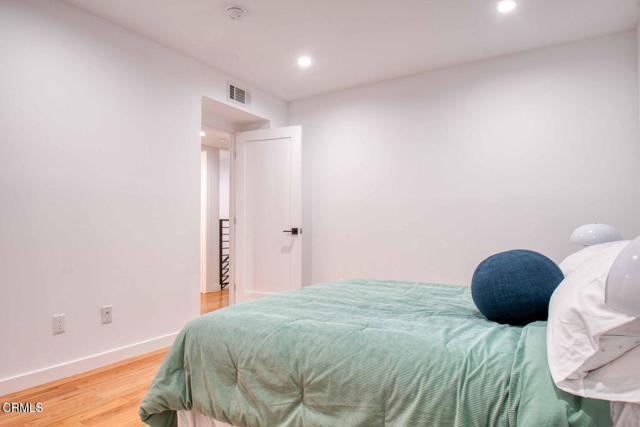 Foto del edificio - 2333 1/2 Langdale Avenue, Los Angeles, CA 90041 - 3 BR 3 BA townhouse
