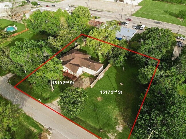 Building Photo - 1519 2nd St