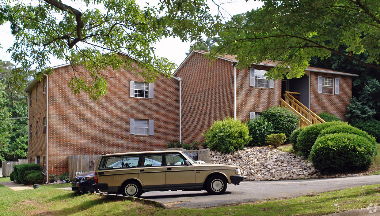 Primary Photo - Campus Suites Apartments