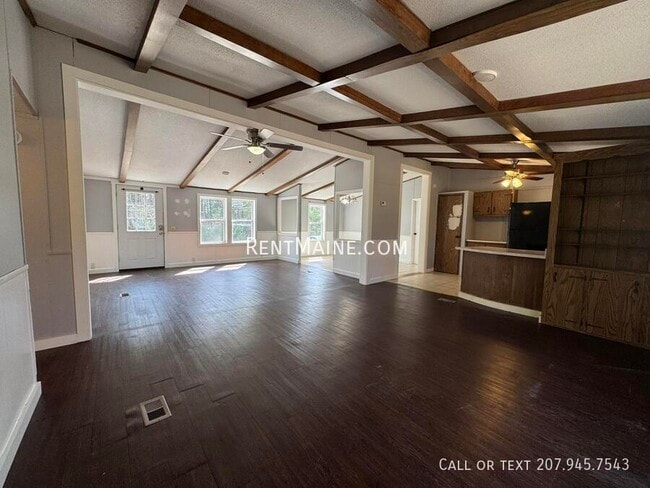 Building Photo - 92 Park Dr