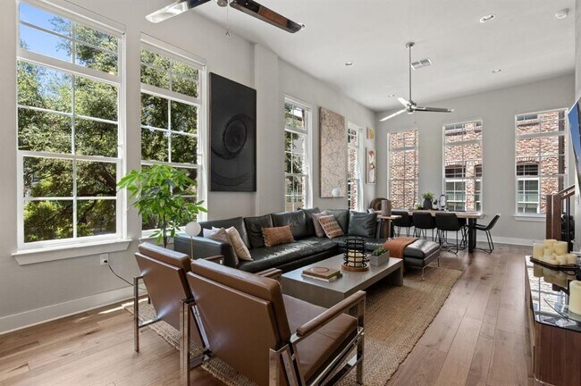 Foto del edificio - 1308 Tinnin Ford Rd