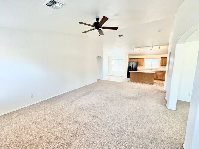 Foto del edificio - Single Level 3 Bedroom + office/Den Home I...
