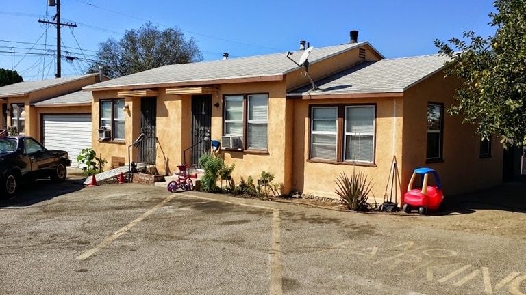 Primary Photo - 10461 Ilex Ave