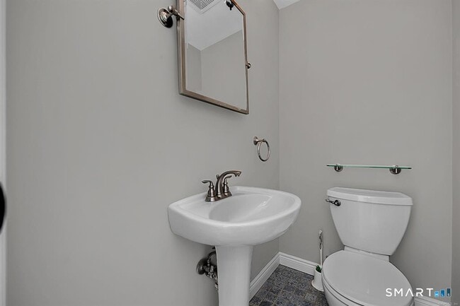 Foto del edificio - 2 Butternut Dr