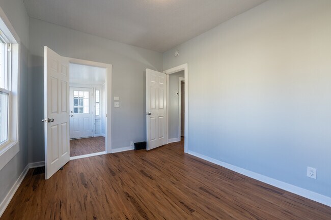 Building Photo - 314 N 8th St