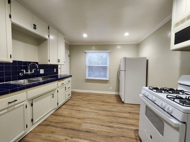 Building Photo - 3221 Nebraska Ave