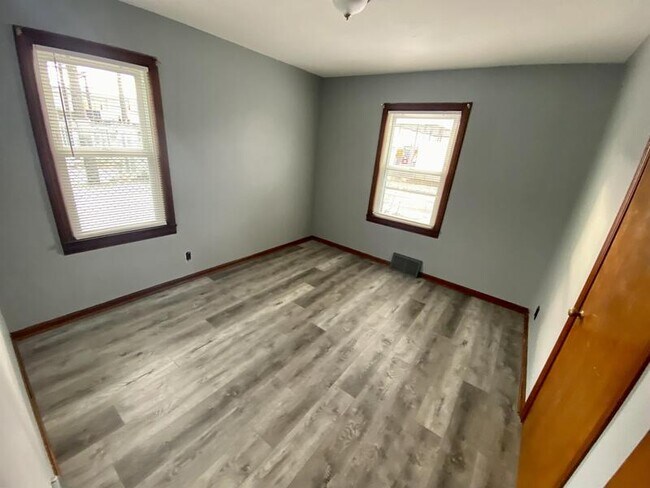 Foto del edificio - 4039 E 27th St