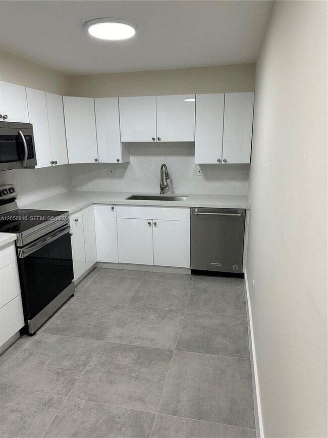 Photo - 10090 NW 80th Court 1421, Hialeah Gardens, FL 33016 House