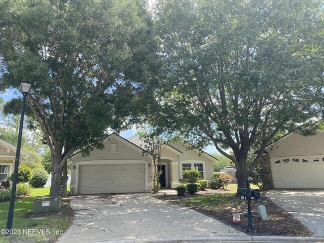 Building Photo - FOR RENT:  4 BEDROOM 2 BATHROOM SPACIOUS H...