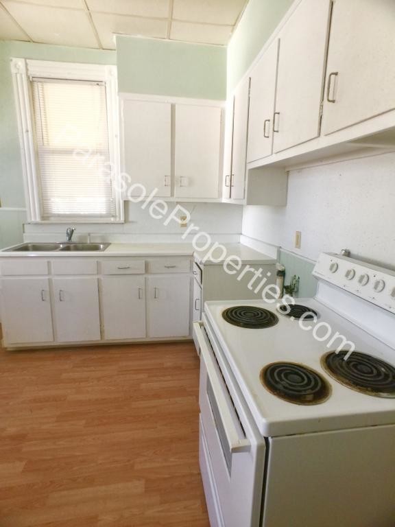 Foto del edificio - 366 Ferdinand St