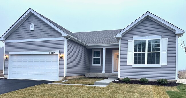 Building Photo - 8419 White Oaks Ct