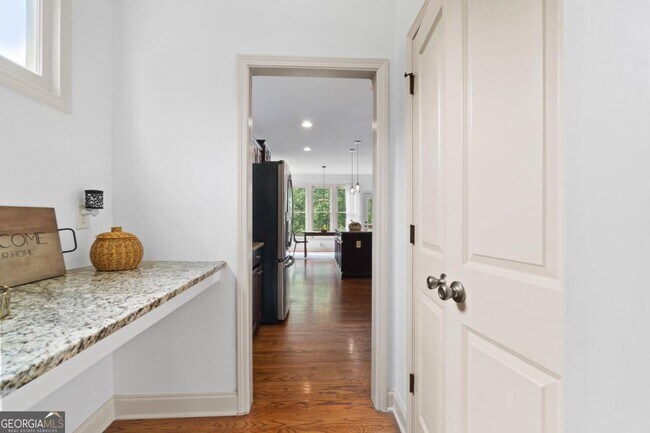 Foto del edificio - 8275 Majors Ridge Way