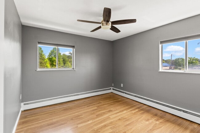Bedroom 1 - 5200 Royalton Rd