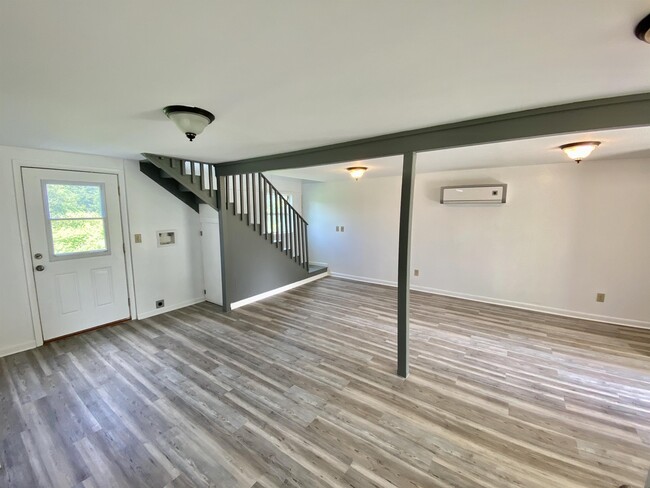 Foto del edificio - 2745 Upward Rd