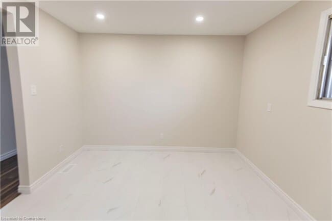 Building Photo - 53 Obermeyer Dr