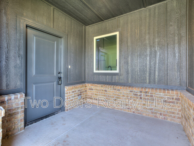 Building Photo - 10904 Oak Holw Ln