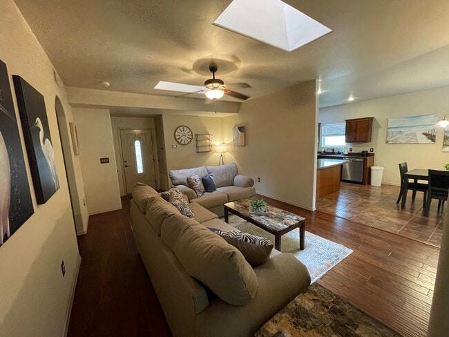 Building Photo - 1816 Hays Dr