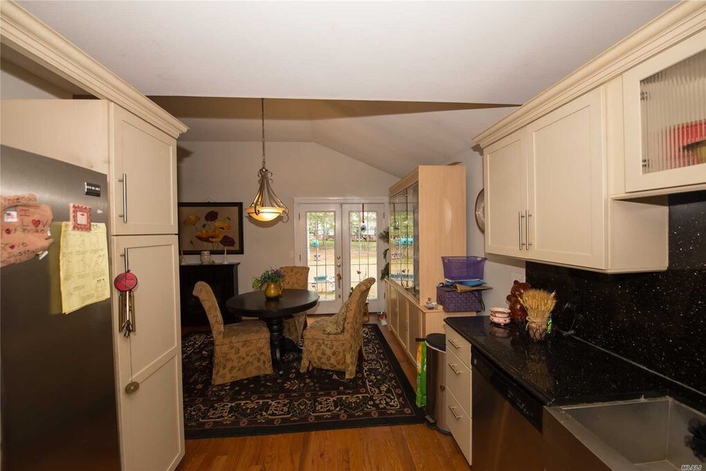 60 Cobbleridge Ln, Manorville, NY 11949 Townhome Rentals in