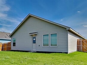 Building Photo - 3707 Longleaf Dr