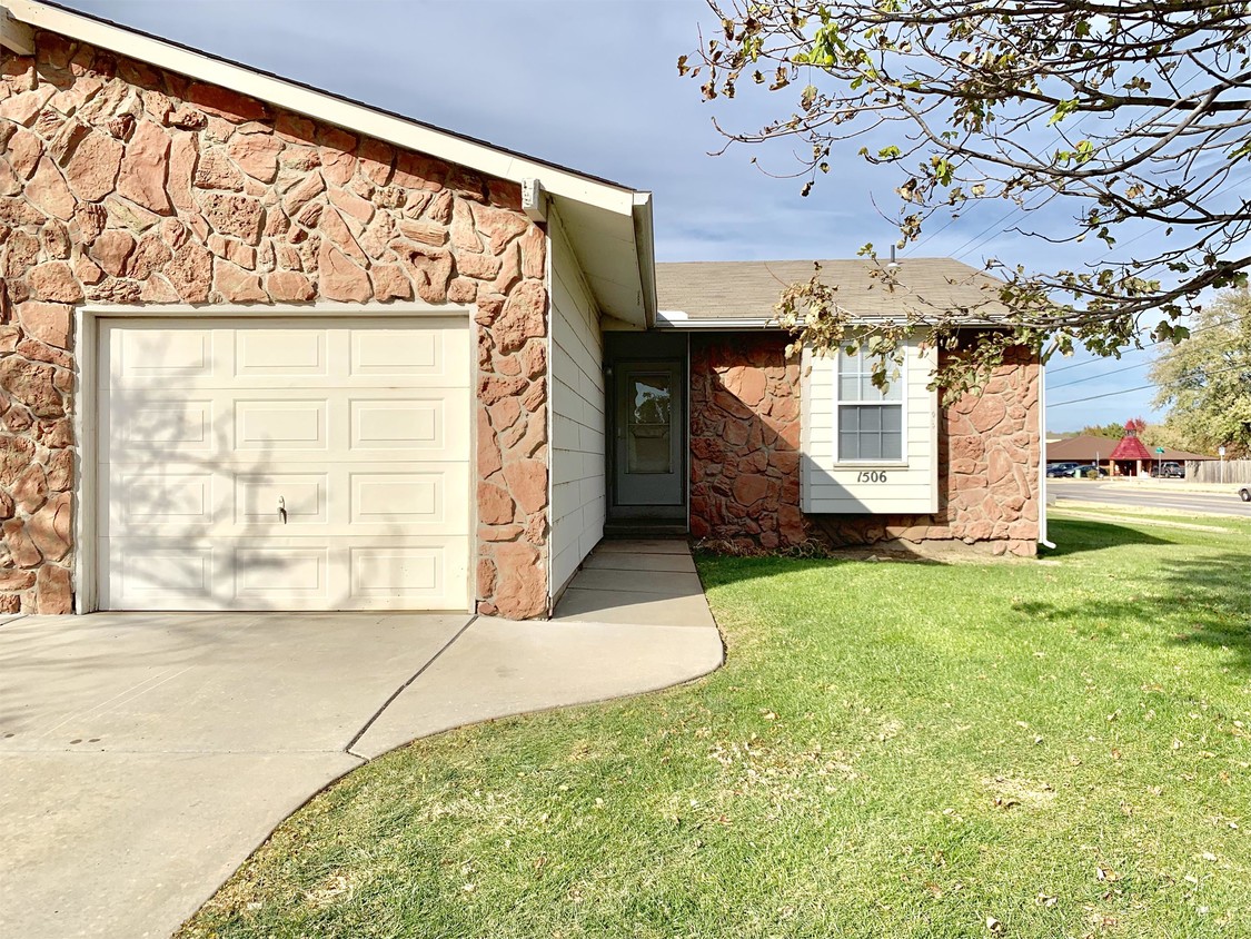 Primary Photo - 1506 N Maybelle St