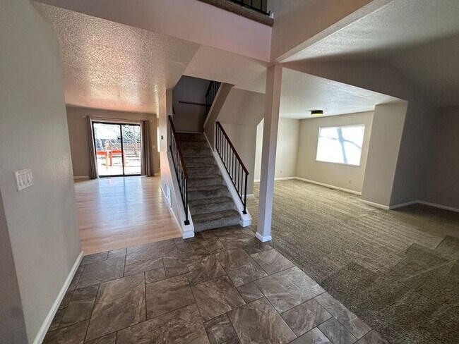 Foto del edificio - 285 Lemming Dr