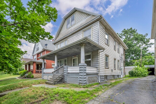 Building Photo - 4093 E 64th St
