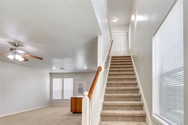 Foto del edificio - 706 Woodport Ln