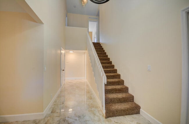 Building Photo - 3855 NW 5th Ave