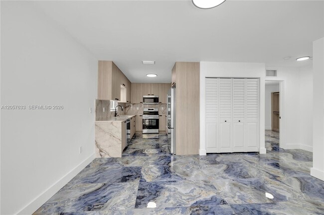 Building Photo - 10350 SW 48th St