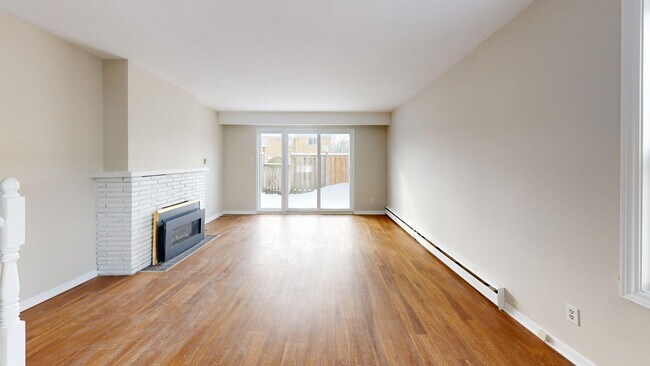 Building Photo - 141 Arbour Glen Crescent