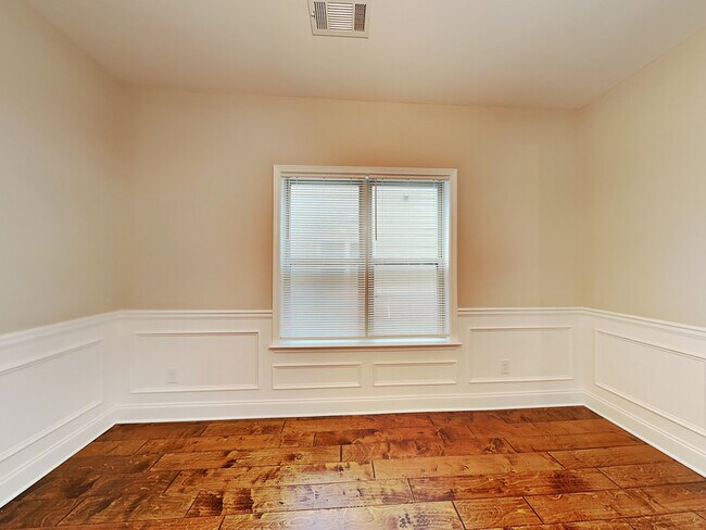 Foto del edificio - 513 Kirkland Dr