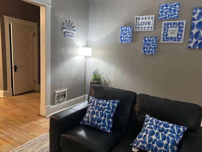 Foto del edificio - 6535 Bartmer Ave