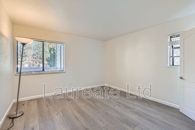 Foto del edificio - 8225 S Fairmount Dr