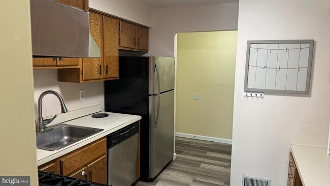 Foto del edificio - 224 Wood Mill Dr