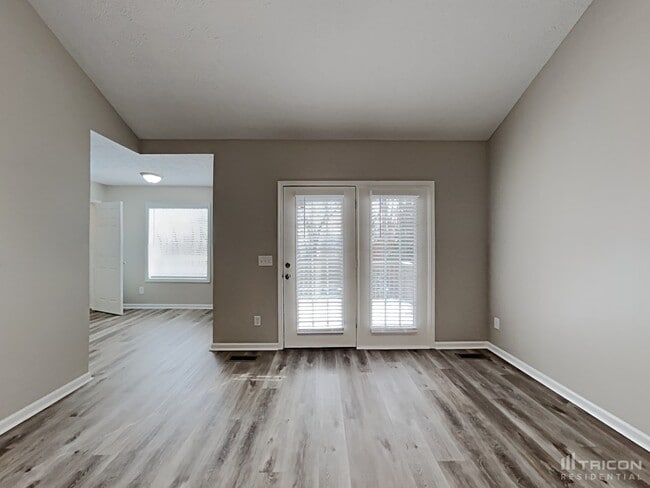 Building Photo - 989 Chesire Way