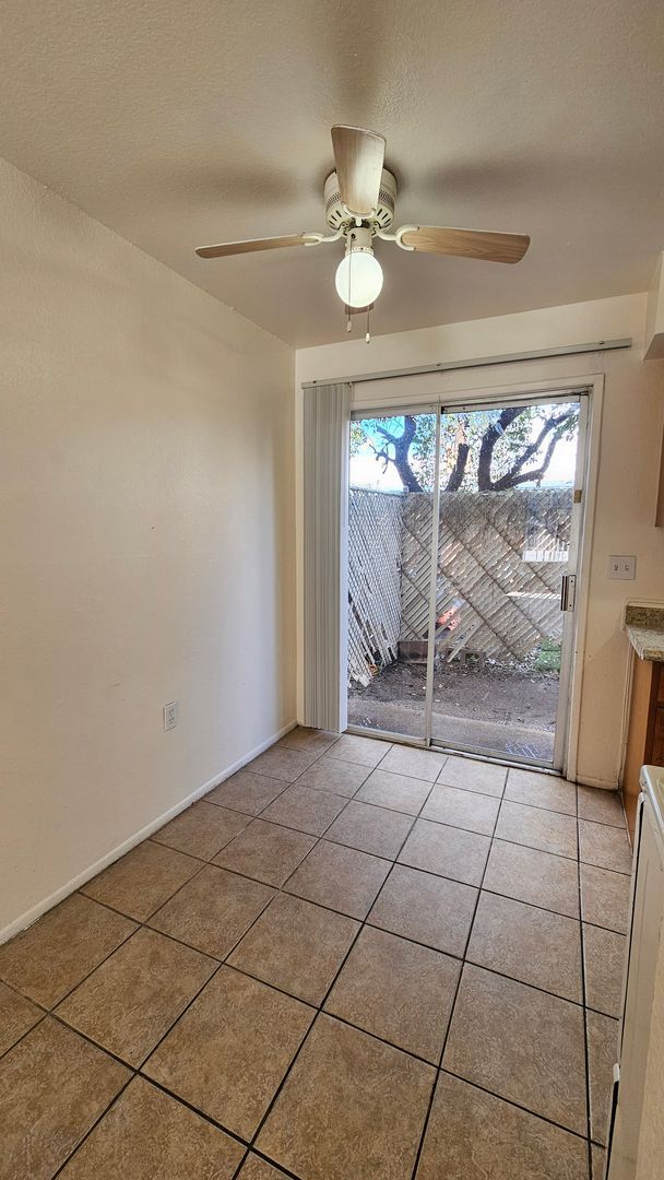 Foto del edificio - Don't miss this Eastside 2 bedroom/1 bath apartment home! **Move in Special**