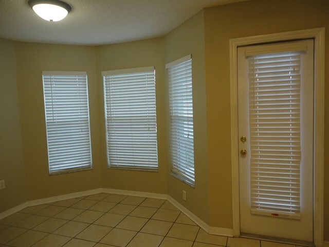 Building Photo - 28729 Seashell Ct