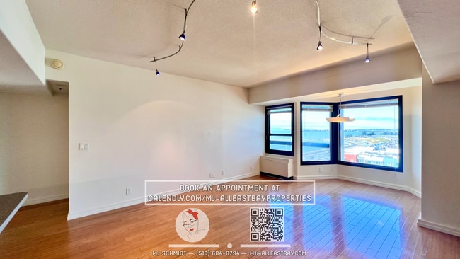 Contemporary condo on the 10th floor inclu... - Contemporary condo on the 10th floor inclu...