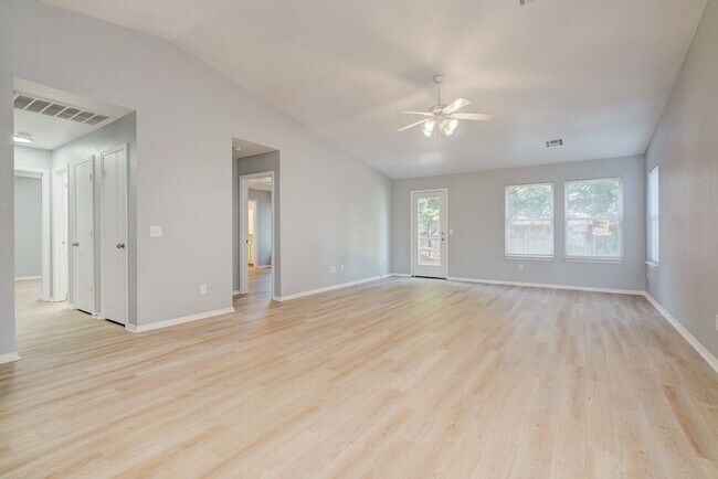 Building Photo - 10448 Bradford Way