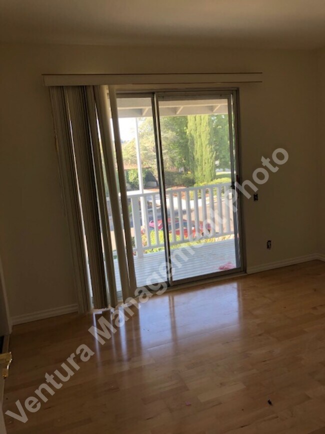 Building Photo - 722 San Martin Pl
