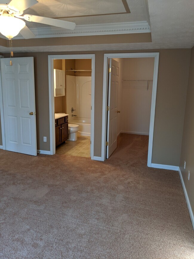 Building Photo - 10501 Chariot Run Ct