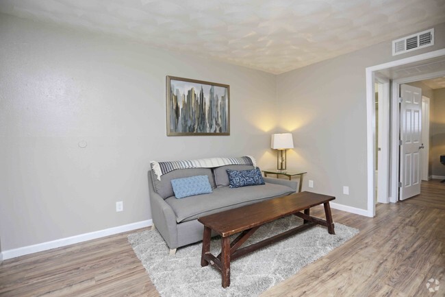 1BR,1BA - 540SF - LIVING ROOM - Hart House Apartments