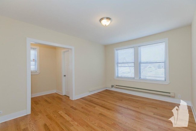 Building Photo - 4546 North Damen-308