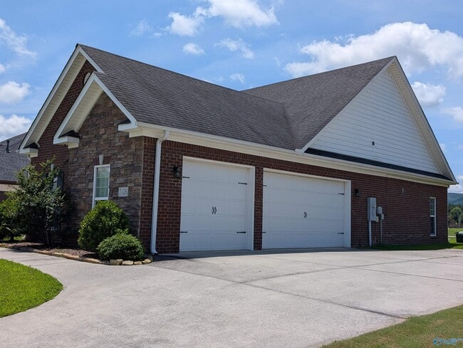 Foto del edificio - 7126 Weeping Willow Dr SE