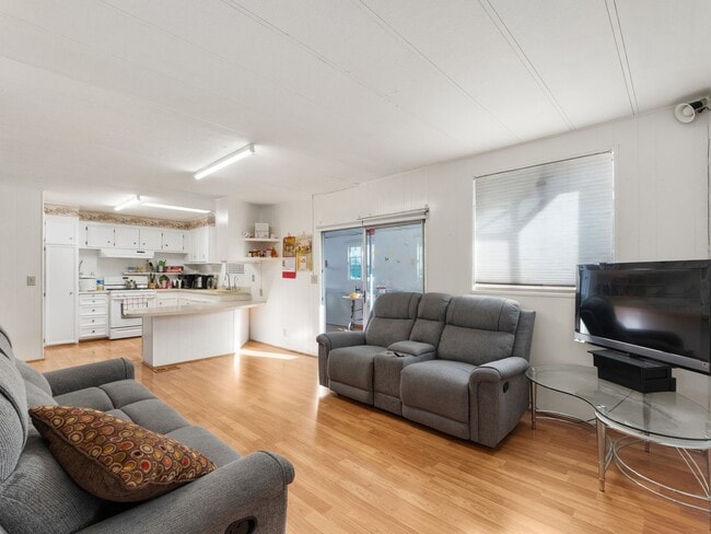 Building Photo - Cozy 3 bedrooms, 2 bathrooms, cover patio and carport available in San Marcos