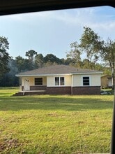 Building Photo - 1885 Staples Rd