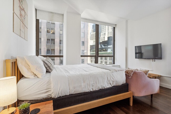 Building Photo - 110 Wall St