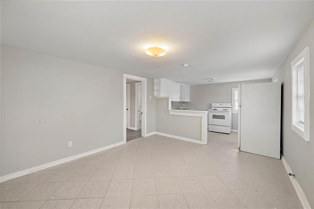 Foto principal - 5501 Menard Ave