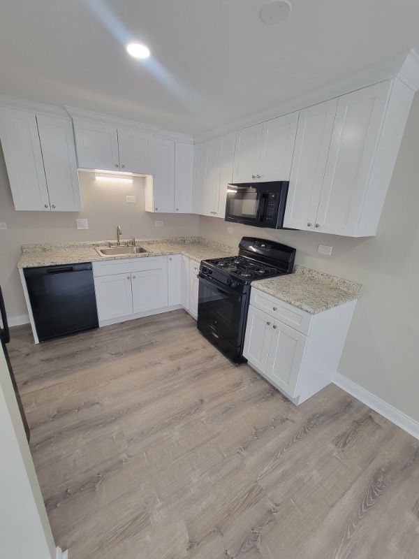 Foto del edificio - 482 Duane Terrace